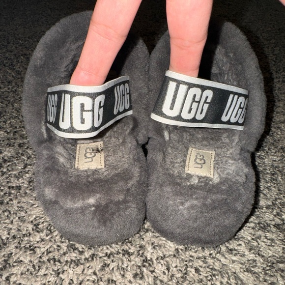 Amazing condition Ugg slippers! - Picture 8 of 10
